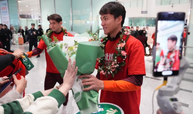 28开奖-U23国足队员向余望：这趟旅程很梦幻，看到了和亚洲一流球队的差距，拼命想缩小差距，希望下次避免遗憾