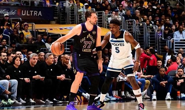 PC28-湖人升至西部第四！“东里”合砍62分引4人上双 华子仅14分成败笔|森林狼|爱德华兹|东契奇|三分球|里夫斯_新浪体育_新浪新闻