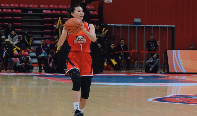 012路-击败联盟第1！中国女篮30岁王牌归来5胜0负不败：宫帅需重用她？