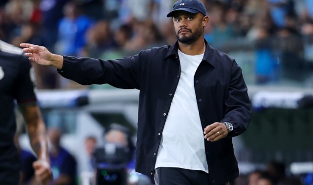 大小统计-图片报：孔帕尼罕见进行公开训练，2200名球迷现场观看