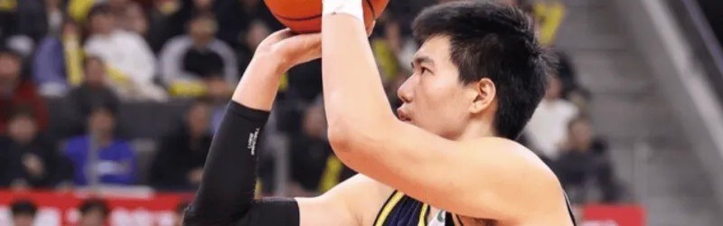 焦泊乔全场8中6得到14分10篮板1助攻，其中7个前场板