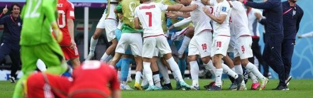 加拿大28-红龙孤注一掷难敌伊朗以命搏命，奎罗斯为争议噤声